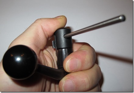 Fingerplassering før rørsplint bankes ut